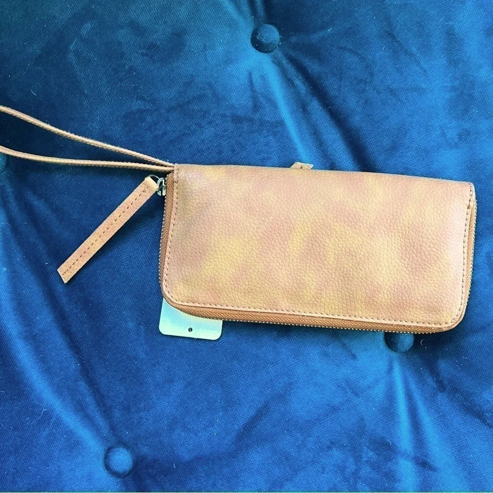 FREE PEOPLE VEGAN LEATHER ZIP AROUND WALLET BROWN NWT